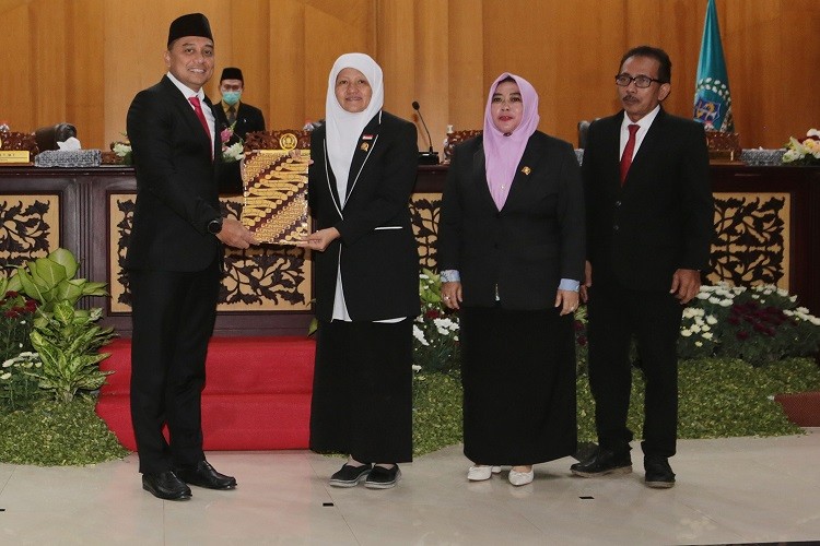 Tok, DPRD Surabaya Setujui Raperda APBD 2023 Rp11,2 Triliun. (Foto: MNC Media)