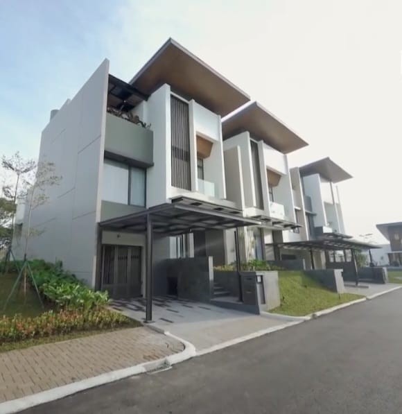 Summarecon Agung (SMRA) Tawarkan Rumah Mewah Rp7,4 Miliar, Ada Kolam Renangnya. (Foto: Instagram Summarecon Serpong)