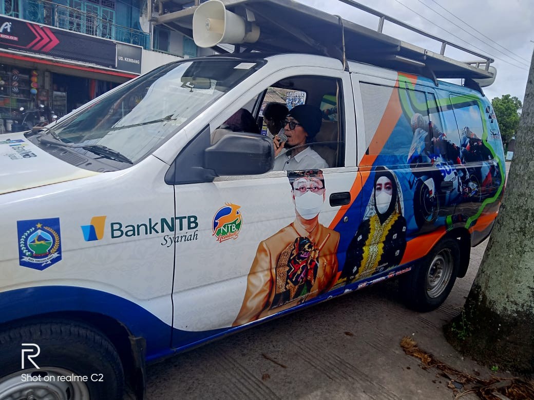 Promosi World Superbike, Diskominfotik NTB Kerahkan Mobil Keliling. (Foto: Edy Gustan/MNC Media)