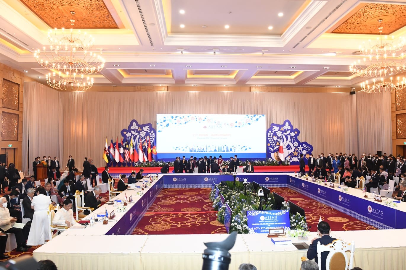 Hadiri KTT ASEAN-Jepang, Jokowi Dorong Ekosistem Kendaraan Listrik (FOTO: MNC Media)