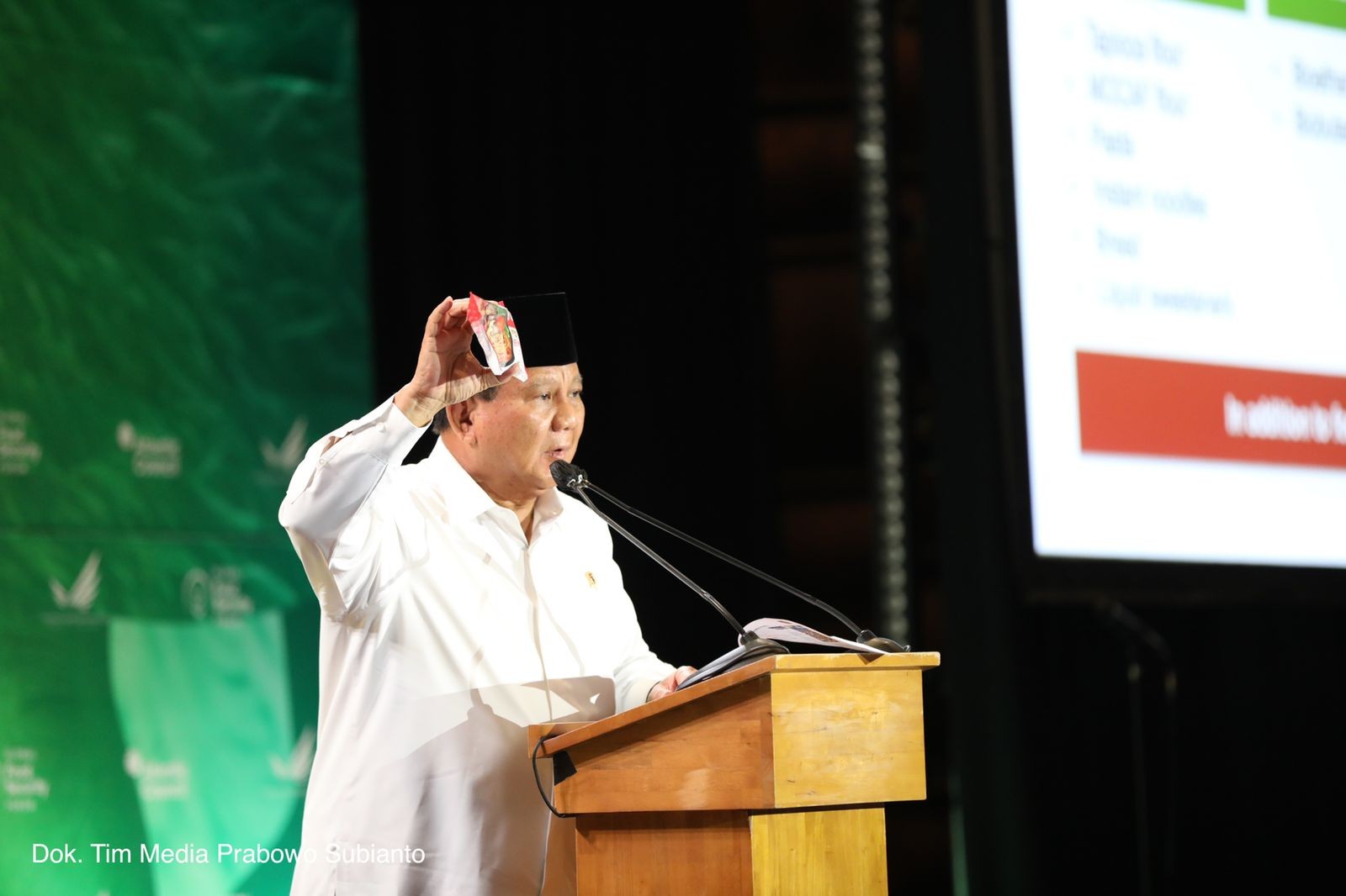 Prabowo Bawa Mi Instan hingga Pasta dari Singkong di Forum Keamanan Pangan Dunia. Foto: MNC Media.