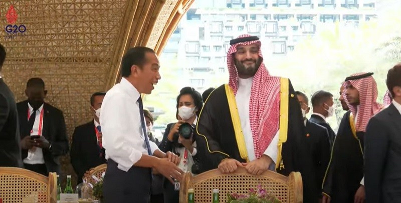 Melihat Akrabnya Jokowi Dan Pangeran Arab Saudi Di Jamuan Makan Siang G20