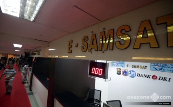 Cara Bayar Pajak Motor dan Mobil Lewat E-Samsat. (FOTO: MNC Media)
