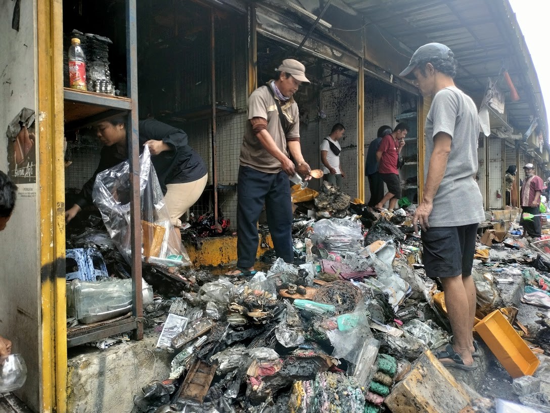 Curhat Pedagang Pasar Asemka Rugi hingga Rp500 Juta Akibat Kebakaran. (Foto: MNC Media)