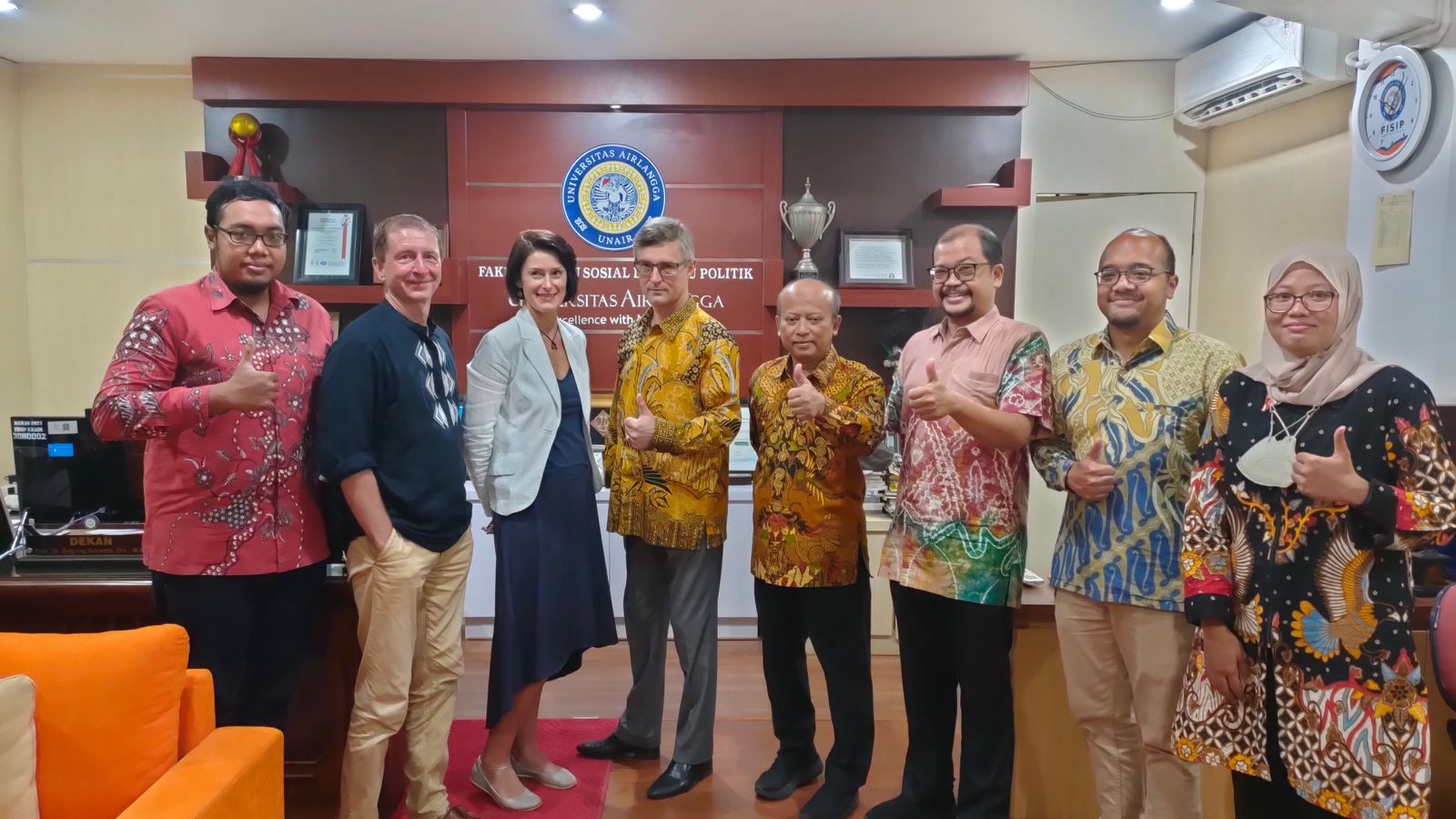 Prof. Andrey Makarychev secara tegas menilai tindakan putin sebagai bentuk penjajahan gaya baru.