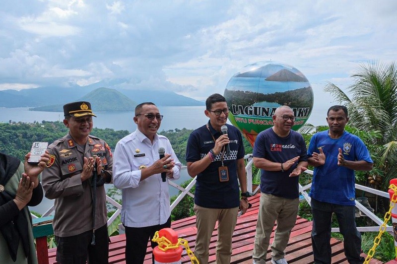 Sandiaga Takjub Melihat Keindahan Pulau Maitara yang Jadi Ikon Uang Rp1.000 Lama. (Foto: MNC Media).