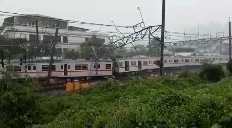KRL Anjlok di Stasiun Kampung Bandan, KAI: Semua Penumpang Selamat. (Foto: MNC Media).