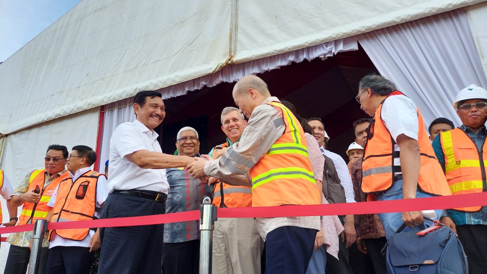 Dukung Perizinan AMDAL Proyek Pomalaa, Luhut: Proyek Ini Harus Jalan Terus (Dok.MNC)