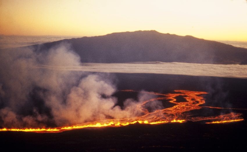 Waspada! Gunung Api di Indonesia Erupsi 13.543 Kali Selama 2023 (Foto: MNC Media)
