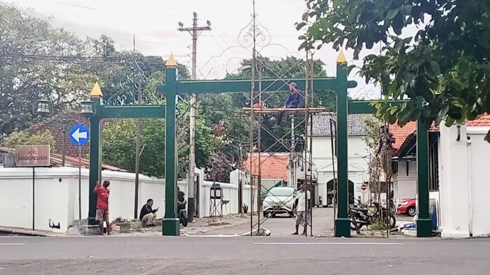  Jelang Ngunduh Mantu Presiden, Pura Mangkunegaran Dipercantik. (Foto; MNC Media)