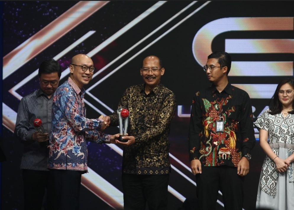 Geliat Wisata Taman Sigantang, Indocement Sukses Bawa Piala IDX Channel CSR Awards 2022. (Foto; Doc IDXC)