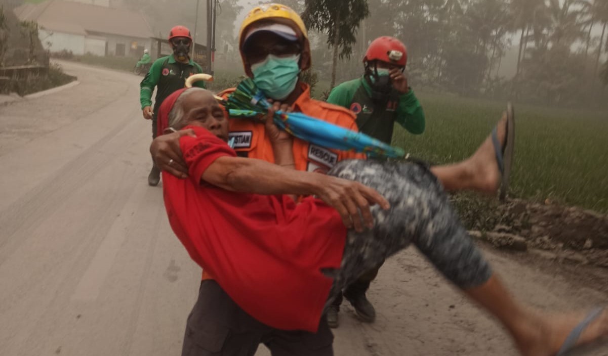 Gunung Ruang Berstatus Awas, BNPB Sebut 11 Ribu Warga Harus Dievakuasi dari Tagulandang (FOTO:MNC Media)
