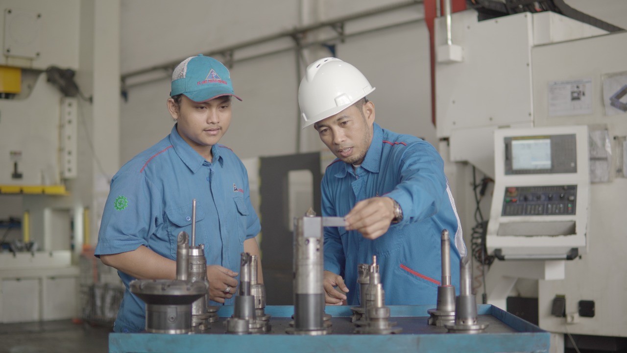 Terus Tingkatkan Teknologi Mesin Produksi, Isra Presisi (ISAP) Kebanjiran Order (FOTO:Dok Ist))