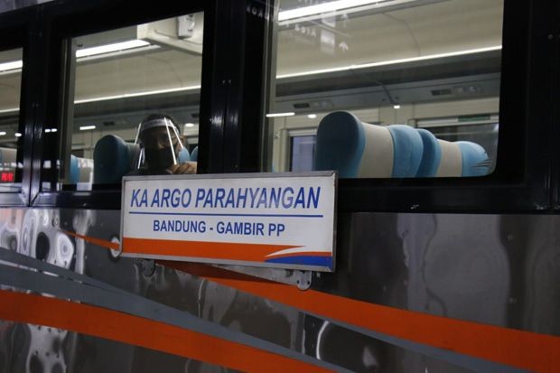 Tiket Kereta Ludes Terjual, 10.485 Penumpang Berangkat dari Bandung ke Jawa. (Foto: MNC Media).