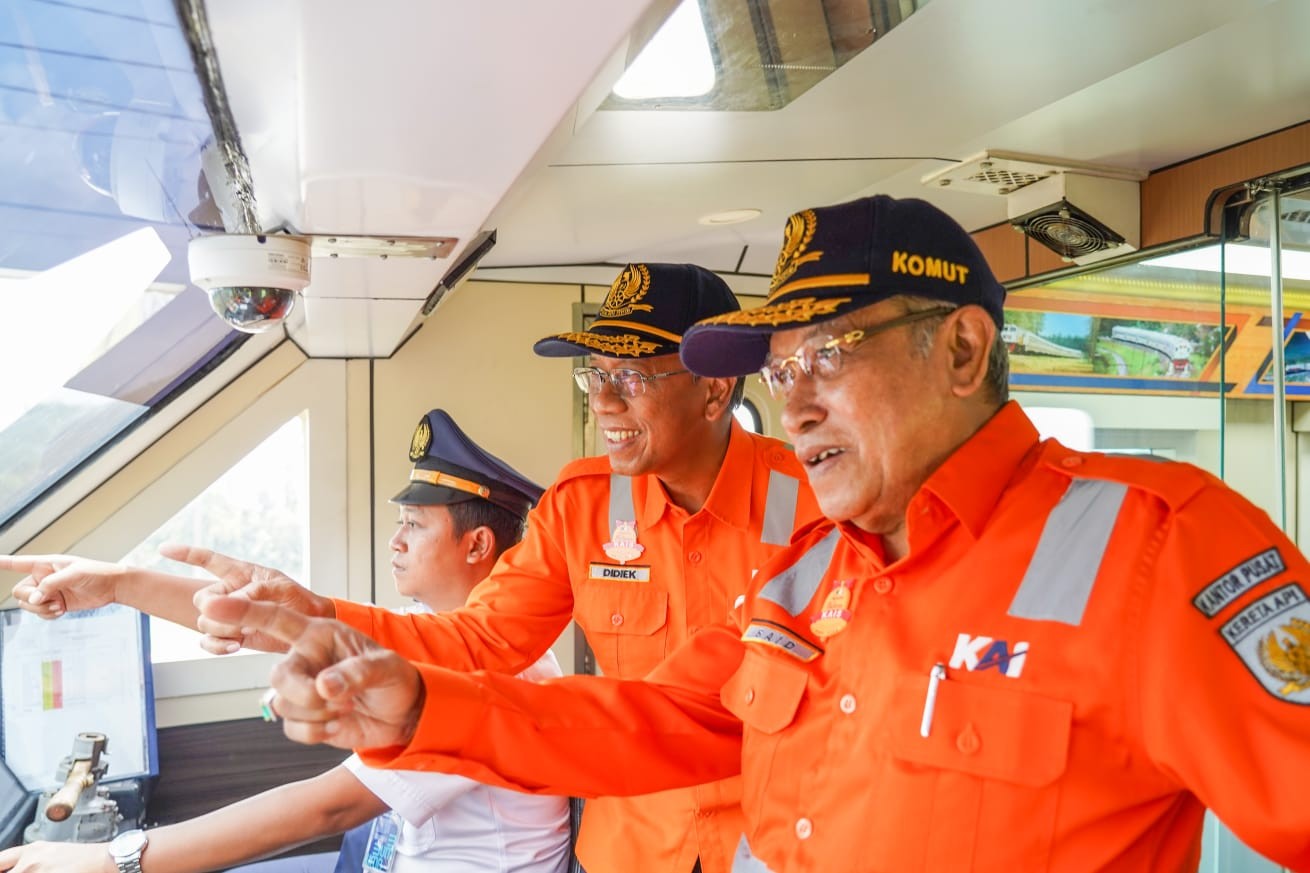 Komisaris dan Direksi KAI Tinjau Persiapan Layanan Jelang Nataru. (Foto: KAI)
