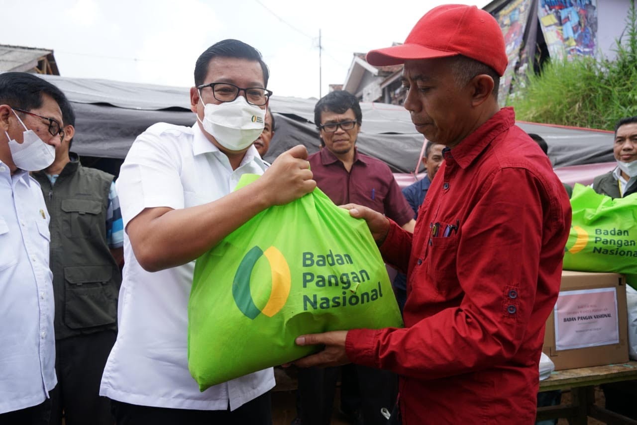 Bapanas Salurkan 3.330 Paket Bantuan untuk Korban Gempa Cianjur (Foto: MNC Media)