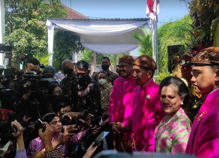 Lakukan Prosesi Siraman, Ini Doa Jokowi untuk Kaesang Pangarep. Foto: MNC Media.