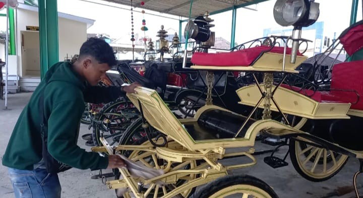 Sebanyak 12 kereta kencana akan digunakan dalam kirab pernikahan Kaesang Pangerap-Erina Gudono di Kota Solo, Minggu (11/12/2022) besok.