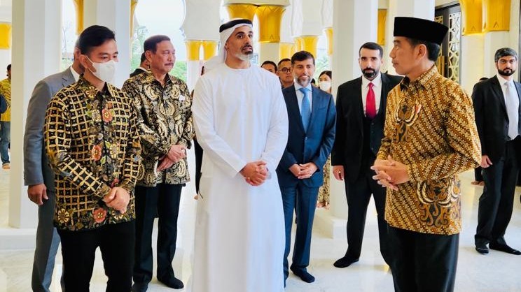 Hadiri Pernikahan Kaesang, Putra MBZ Disambut di Masjid Raya Sheikh Zayed Solo (foto: MNC Media)
