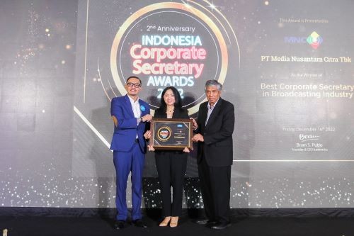 Media Nusantara Citra (MNCN) Diganjar Best Corporate Secretary in Broadcasting Industry. Foto: MNC Media.