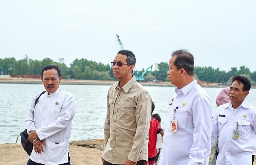 Cegah Banjir Jakarta, Pj Gubernur Heru Tinjau Pembangunan Waduk Marunda. (Foto: Instagram @herubudihartono)