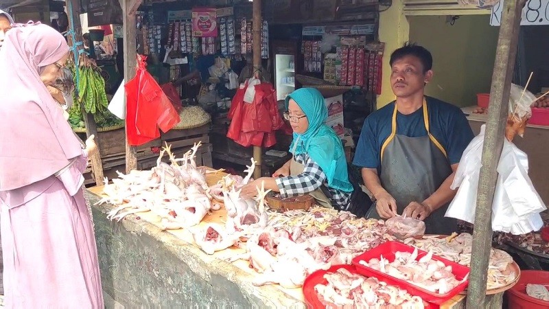 Jelang Idul Adha Harga Ayam Ras Sentuh Rp49 Ribu per Kilogram, Ini Kata Mendag (FOTO:MNC Media)
