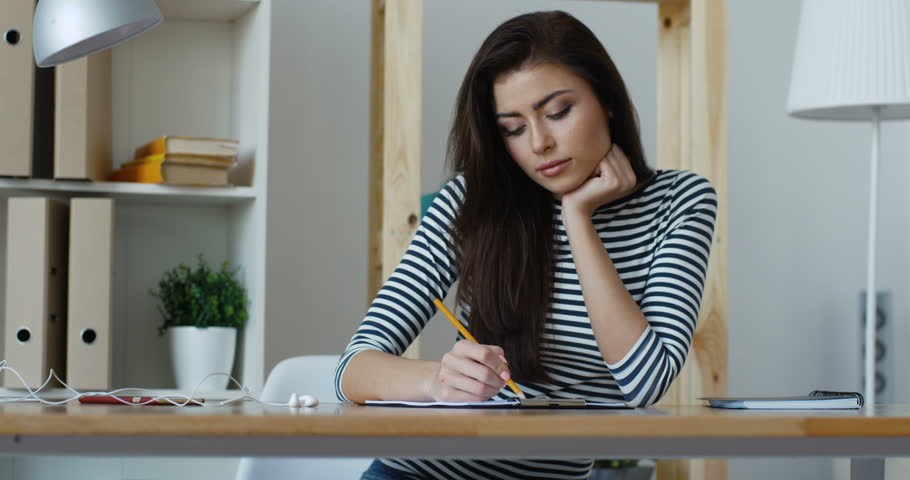 Tips Keuangan untuk Pekerja Perempuan di 2023