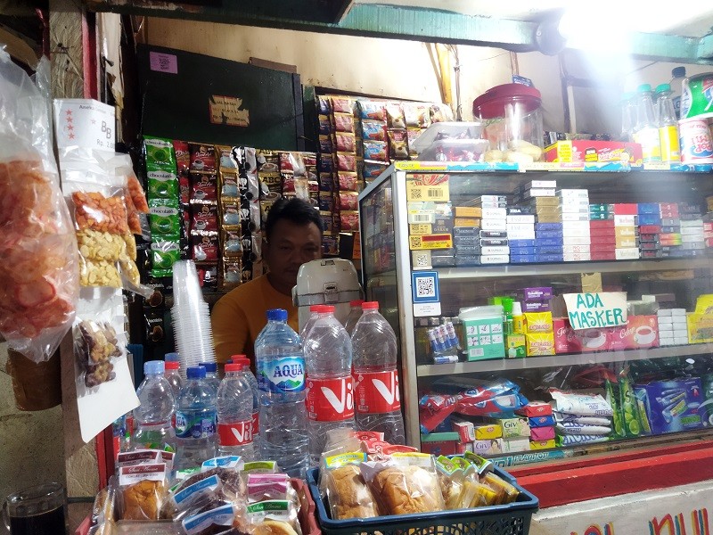 Pedagang Warkop Tolak Mentah-Mentah Larangan Jualan Rokok Ketengan. (Foto: Heri/MPI).