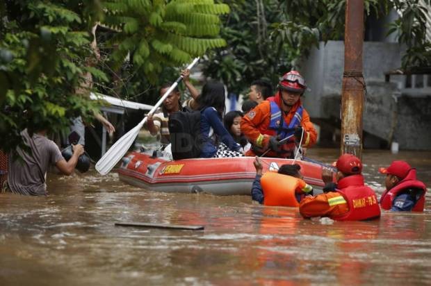 Antisipasi Banjir Besar Bekasi Siagakan Puluhan Perahu Karet