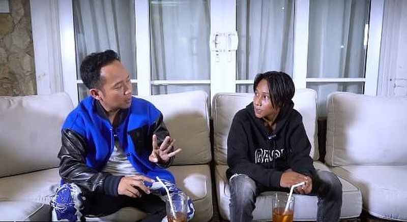 Profil Fajar Sadboy, Viral di Media Sosial karena Kisah Harunya (Foto: YouTube/Denny Cagur TV)