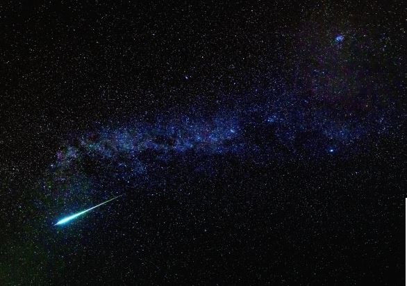 Rayakan Tahun Baru, Warga Bumi Bakal Disuguhi Hujan Meteor Terbaik (Foto: Getty Images)