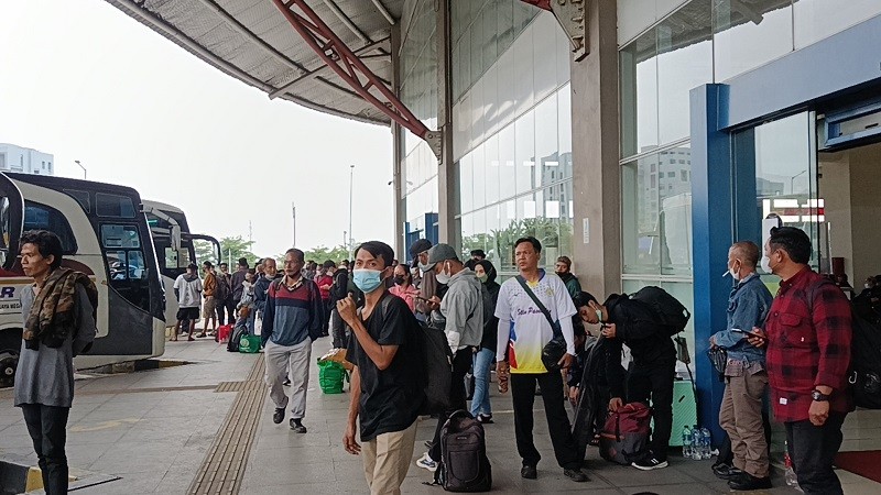 Puncak Arus Balik di Terminal Pulogebang Diprediksi H+3 Tahun Baru. (Foto: Rizky Syahrial/MPI).