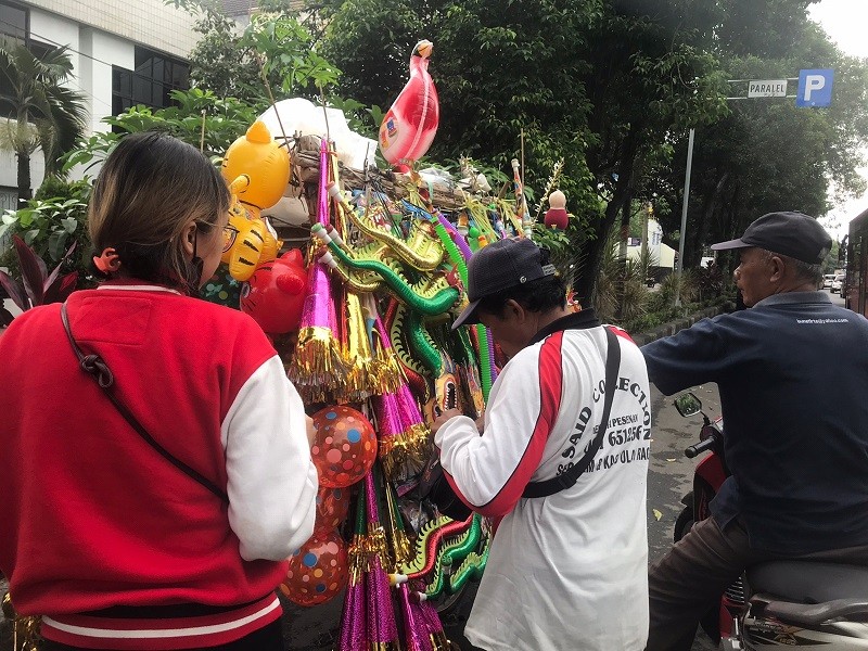 Dua Tahun 'Puasa' akibat Pandemi, Pedagang Terompet di Solo Kembali Berjualan. (Foto: R August/MPI).