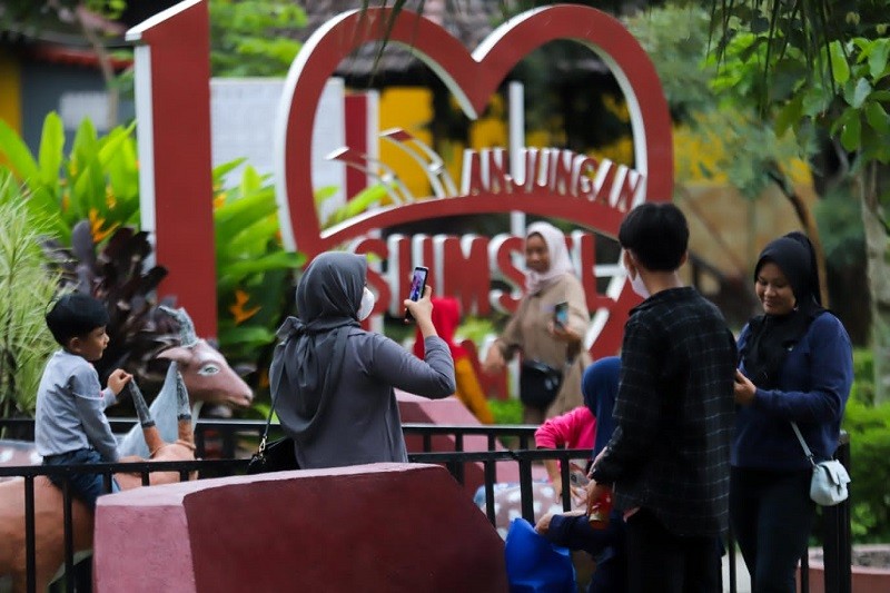 Pengunjung Padati TMII di Malam Tahun Baru 2023, Target 40 Ribu Orang. (Foto: MPI).