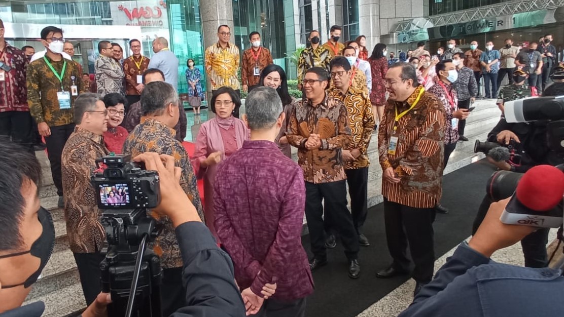 Antisipasi Tantangan di 2023, Ini Arahan OJK untuk BEI (foto: MNC Media)