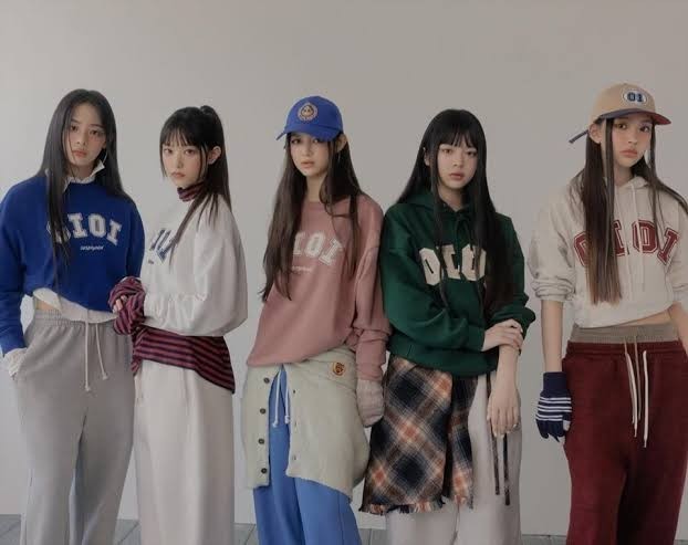 NewJeans, dikabarkan telah mendonasikan hasil penjualan album mereka untuk anak-anak dengan gangguan pendengaran (tunarungu).