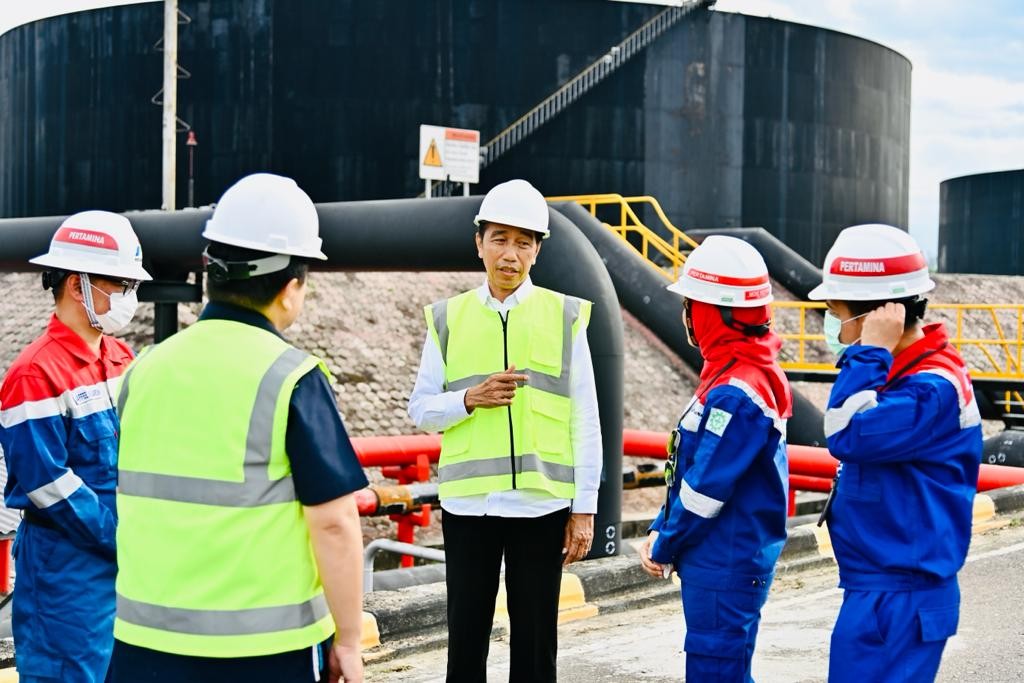 Jokowi menekankan pentingnya teknologi dan digitalisasi dalam pengelolaan Blok Rokan untuk meningkatkan produksi minyak dan gas bumi (migas) dalam negeri.