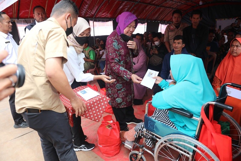 Dapat Santunan Rp15 Juta, Mensos Risma Minta Korban Gempa Cianjur Hemat. (Foto: Kemensos).