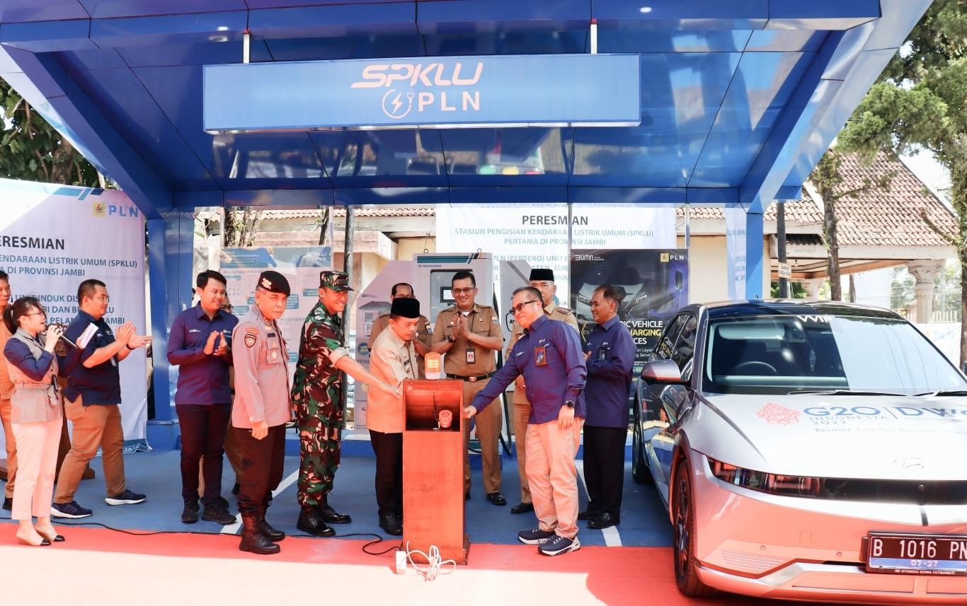 PLN Hadirkan SPKLU, Kendaraan Listrik Kini Bisa Berkeliaran di Jambi. (Foto: PLN)
