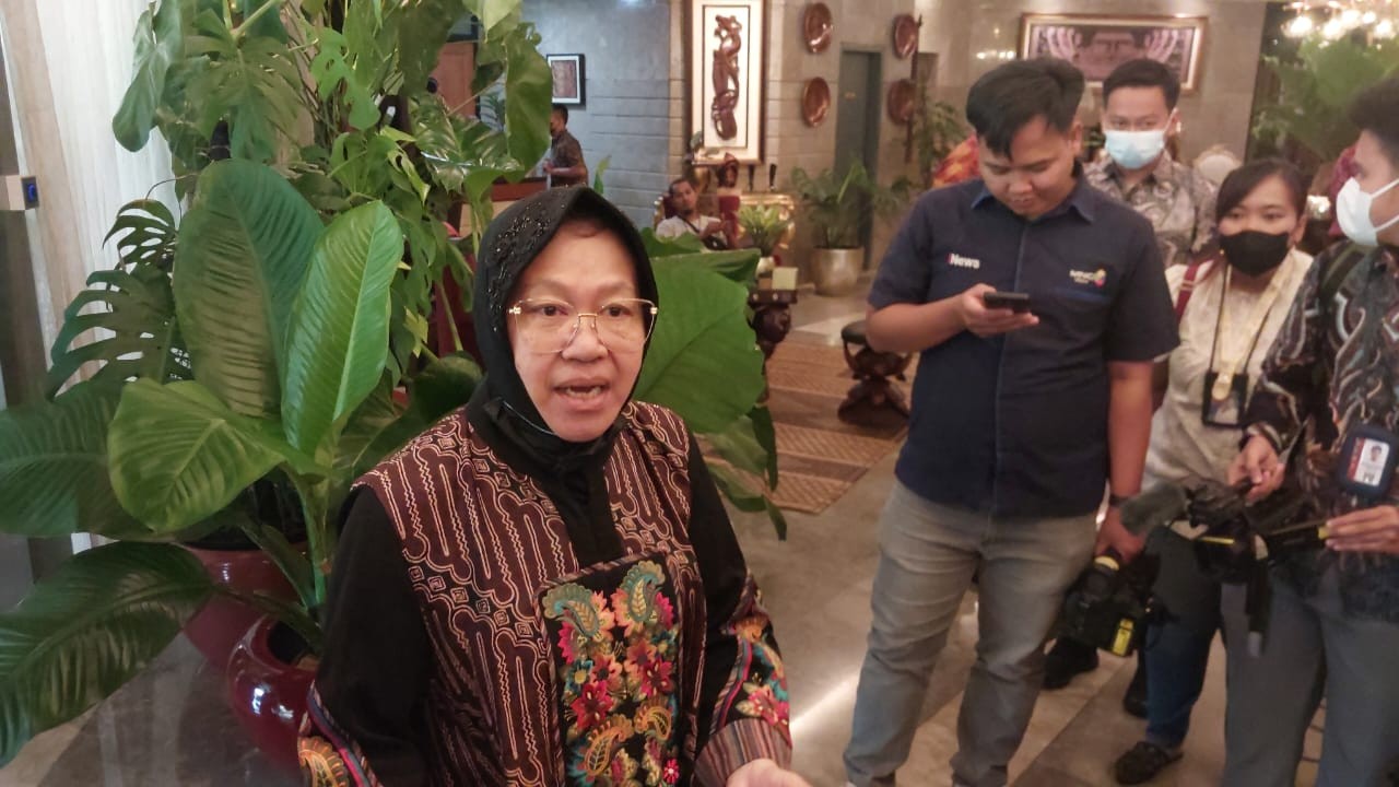 Hapus Daftar 10.249 Direksi yang Terima Bansos, Risma: Silakan Protes (Foto: MNC Media)