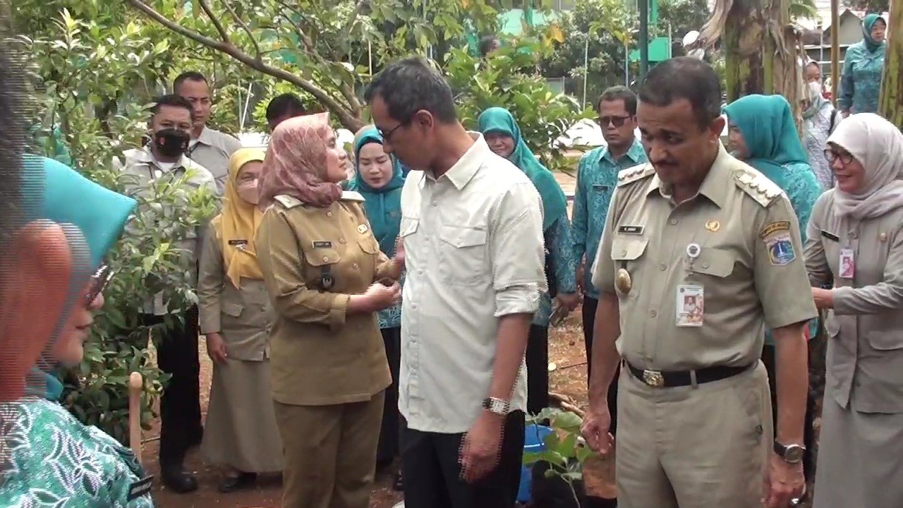 Heru Budi Sidak Penanaman Bibit Tanaman Produktif di Duren Sawit Jaktim (Dok.Ist)