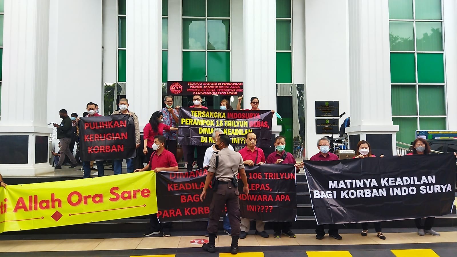 Dua Terdakwa KSP Indosurya Divonis Bebas, Para Korban Tuntut Keadilan. (Foto: Bachtiar Rojab/MNC Media)