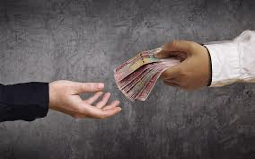 Kebutuhan Uang Tinggi saat Lebaran, SWI Ingatkan Masyarakat Waspada Pinjol dan Investasi Ilegal. (Foto: MNC Media)