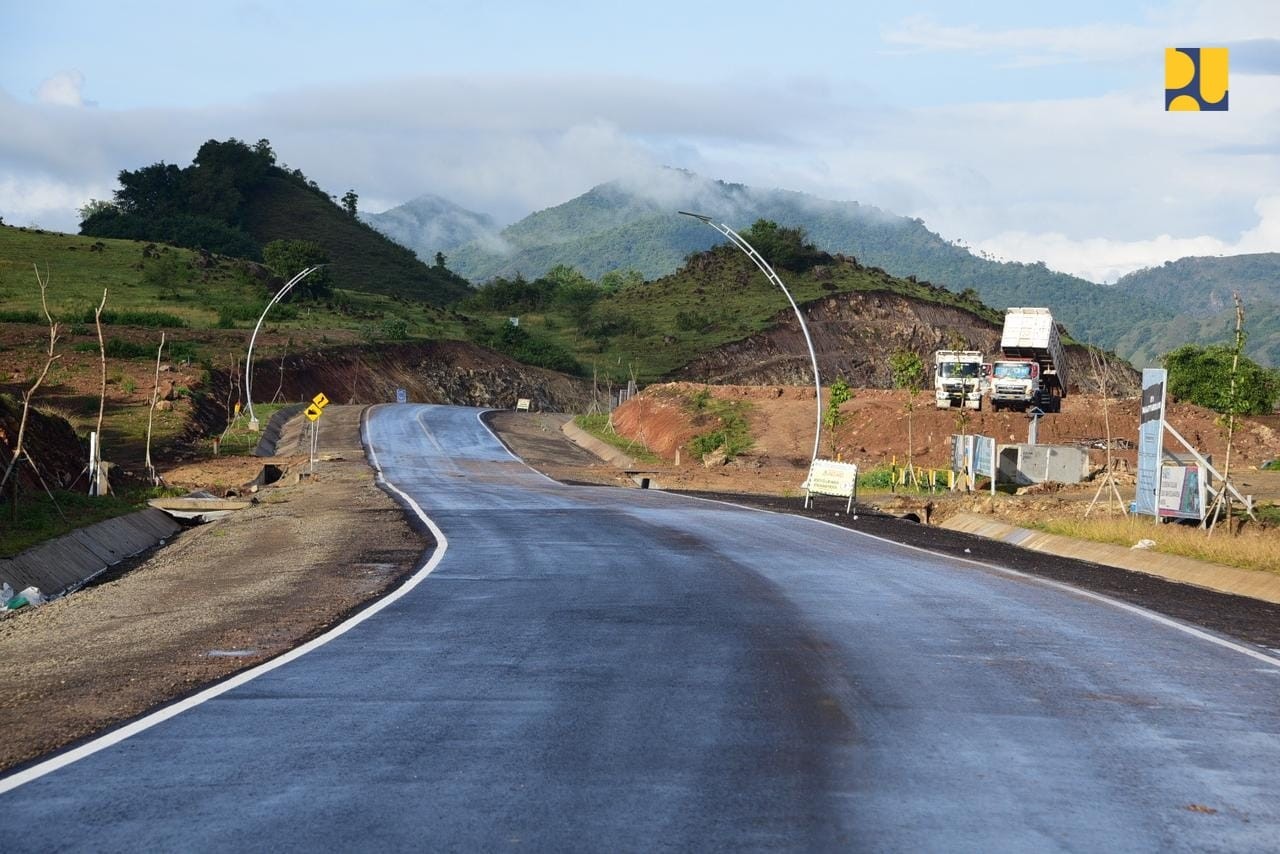 Jelang KTT ASEAN, PUPR Rampungkan Jalan Labuan Bajo-Tanamori. (Foto: MNC Media)