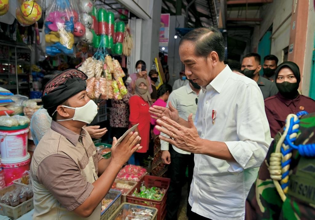 Jokowi Kunjungi Pasar Melaya Jembrana Bali, Cek Harga Beras hingga Migor. (Foto: Biro Pers Setpres)