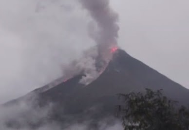 Status Gunung Karangetang Sulut Naik Jadi Siaga, Waspada Guguran Lava. (Foto: MNC Media)