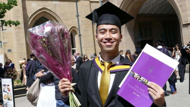 Kisah Inspiratif Vidi Aldiano, Hidup dengan 1 Ginjal hingga Cum Laude di University Of Manchester Inggris. (Foto: Kisah Inspiratif Vidi Aldiano)