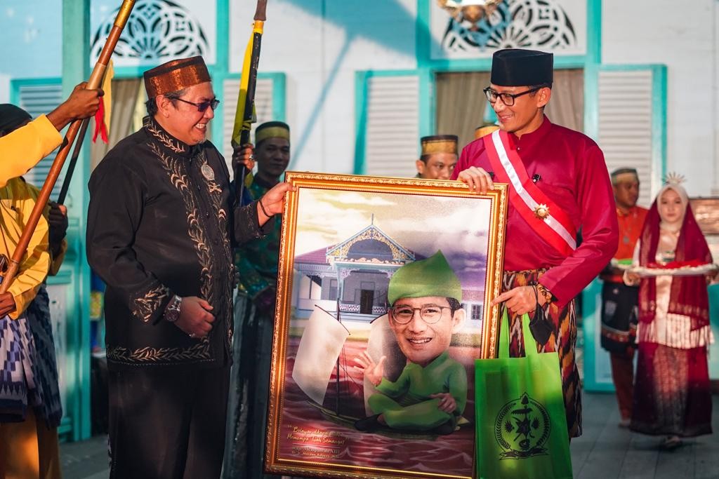 Punya Peran Bangun Bangsa, Kerajaan Mempawah Anugerahi Sandiaga Uno Gelar Pangeran. (Foto: MNC Media)