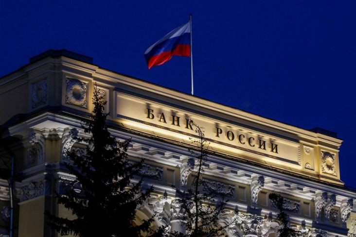 Bank Sentral Rusia Kerek Suku Bunga 100 Bps Jadi 13 Persen