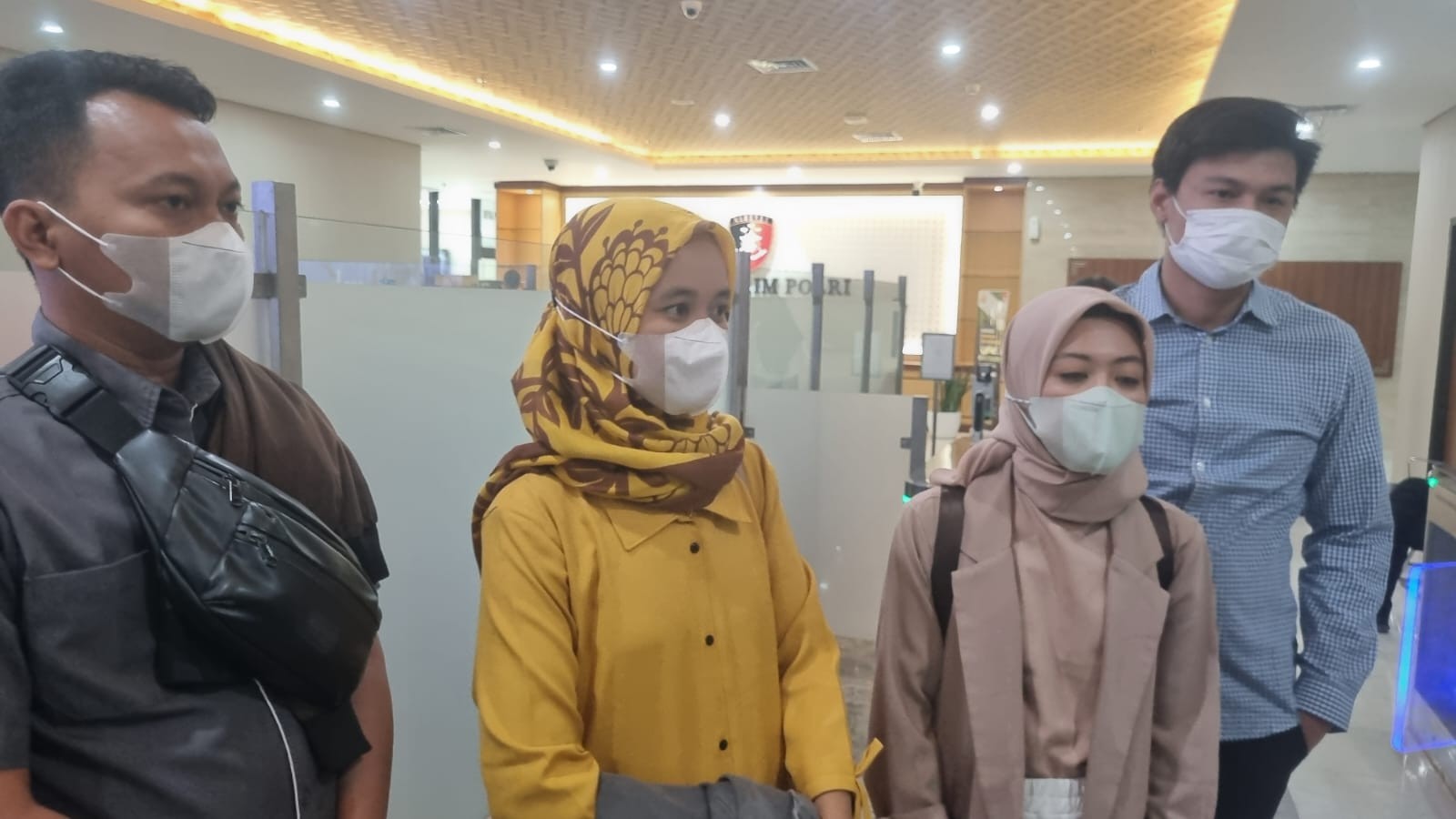 Periksa Orang Tua Korban Gagal Ginjal Akut, Polisi Telusuri Merek Obat dan Kronologi. (Foto: Puteranegara/MPI)